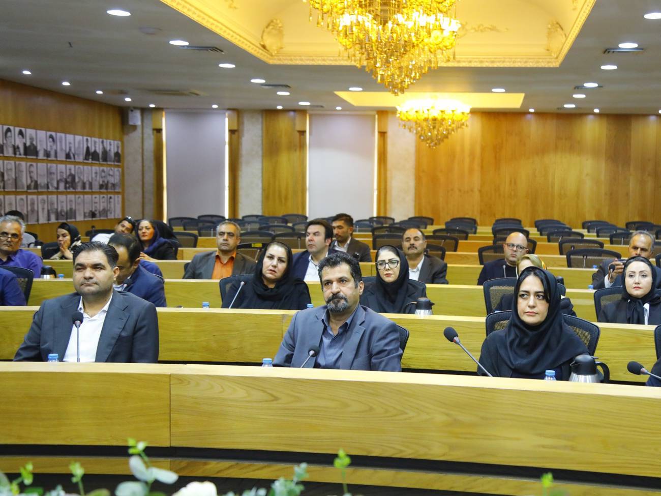 اولویت حضور در جلسات مهم اتاق بازرگانی با اعضای هیات مدیره انجمن ها و تشکل های زیرمجموعه است عکس کمکی شماره4