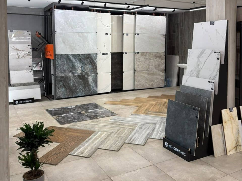 بازدید مهندس عبدیان از شوروم کاشی و سرامیک نماینده اتاق بازرگانی، اتحادیه صادرکنندگان و شرکت راهبرد تجارت قزوینعکس کمکی شماره4