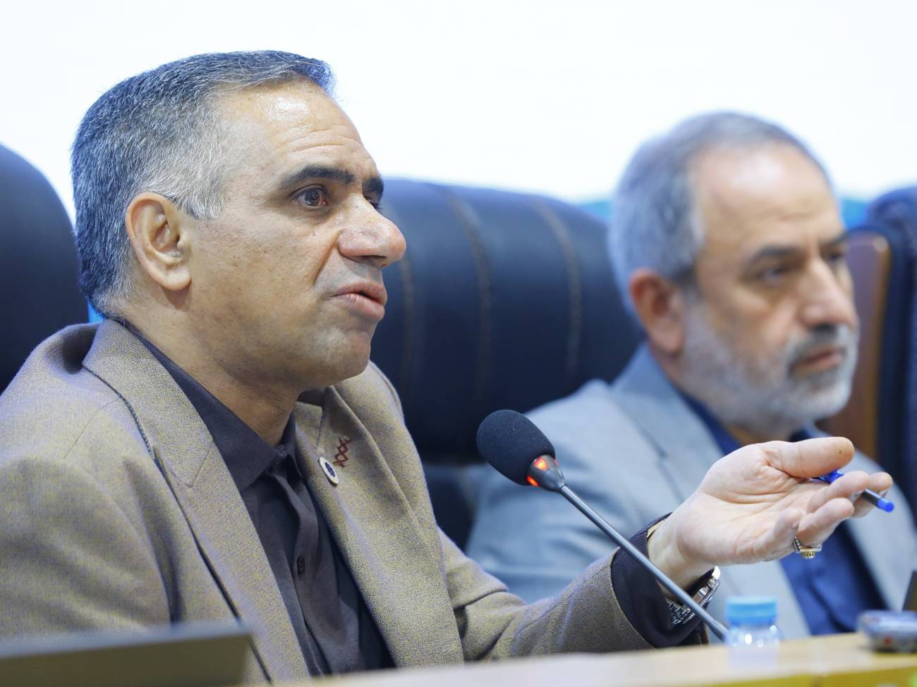 مصوبه ملی پیشنهاد مستثنی شدن رویه واردات در مقابل صادرات خود از شمول محدودیت های ناشی از سهمیه بندی ارزی تصویب شدعکس کمکی شماره1