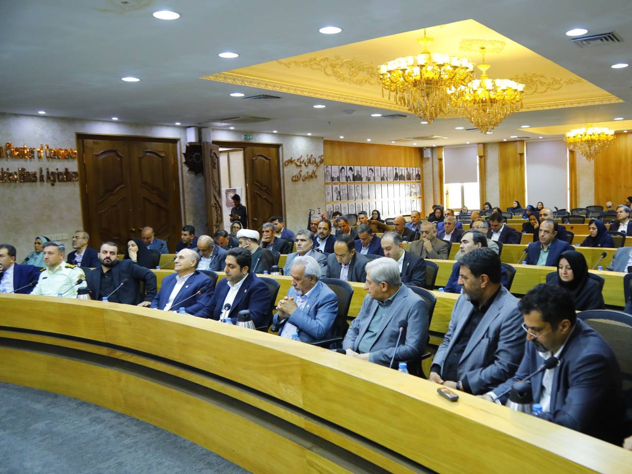 صادرکنندگان در صف اول مقابله با تحریم‌ها قرار دارندعکس کمکی شماره1