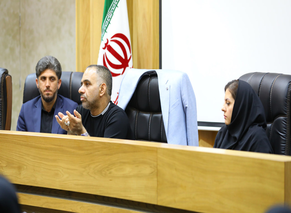 مهندس عبدیان درجمع پرسنل کارکنان اتاق بازرگانی قزوین: درهای اتاق بازرگانی قزوین به روی تمام فعالان اقتصادی بازاست